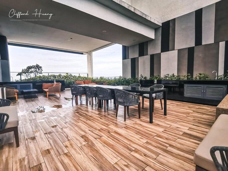 קואלה לומפור The Colony By Infinitum Best Pool View Klcc Trx Merdeka 118 Kl Tower מראה חיצוני תמונה