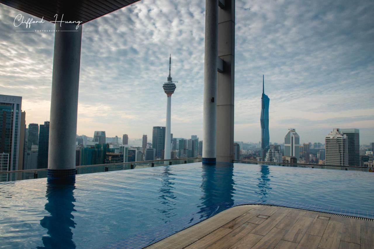 קואלה לומפור The Colony By Infinitum Best Pool View Klcc Trx Merdeka 118 Kl Tower מראה חיצוני תמונה