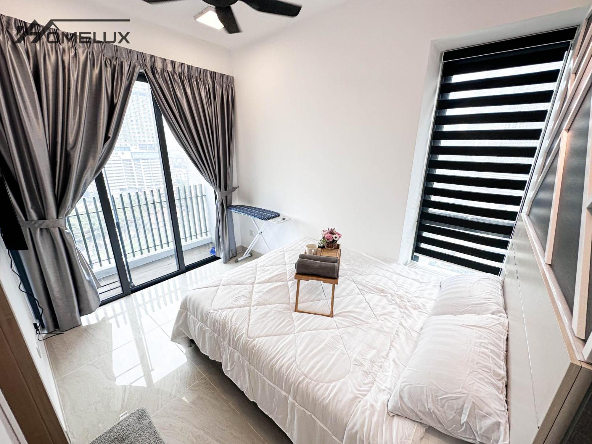 קואלה לומפור The Colony By Infinitum Best Pool View Klcc Trx Merdeka 118 Kl Tower מראה חיצוני תמונה