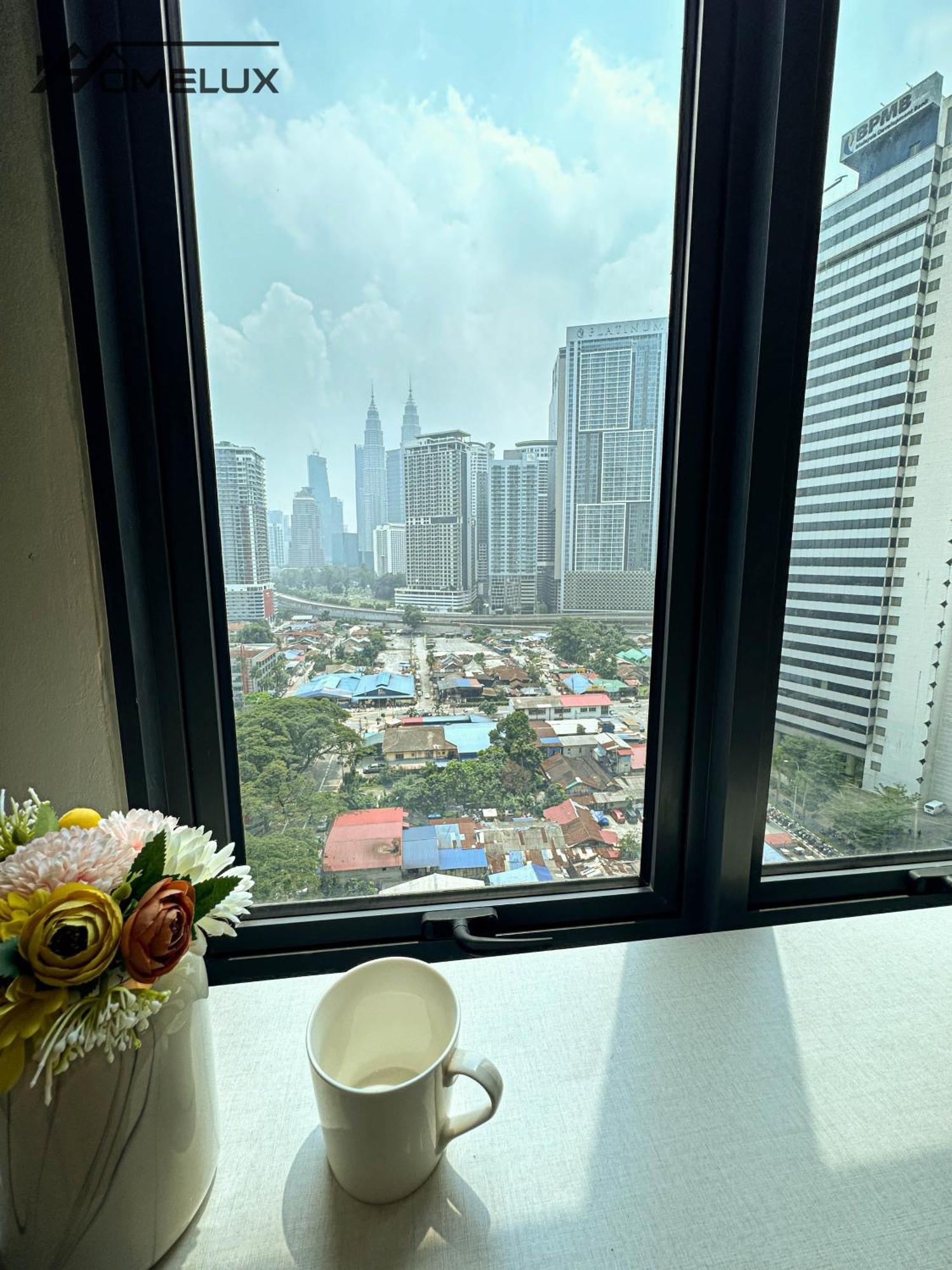 קואלה לומפור The Colony By Infinitum Best Pool View Klcc Trx Merdeka 118 Kl Tower מראה חיצוני תמונה